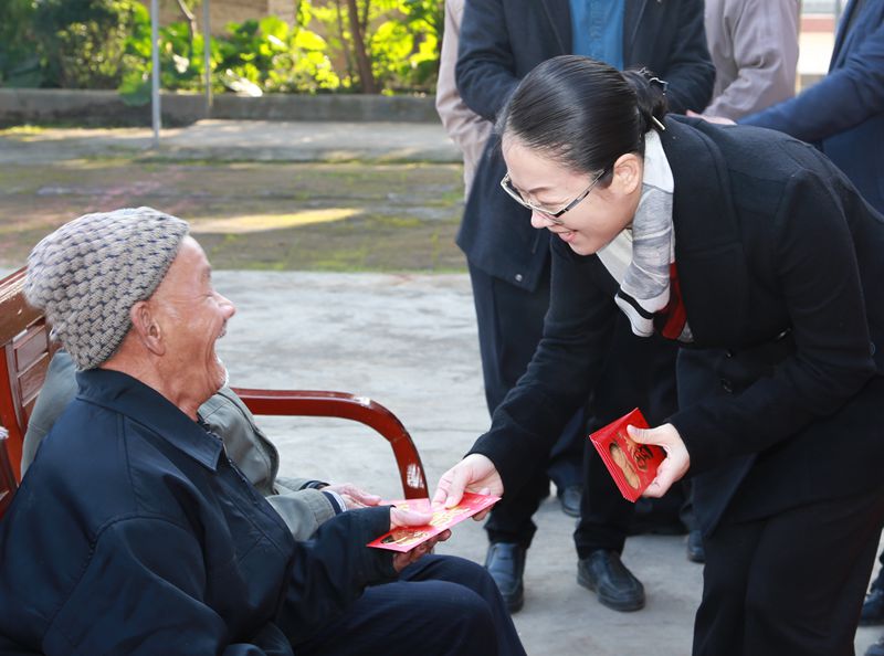 王晓梅到董塘,石塘两镇走访慰问-仁化县人民政府