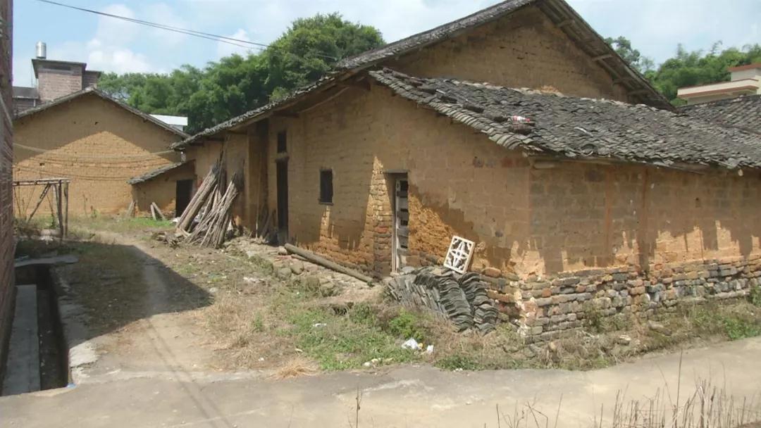 【一线双联】围观!哪些地方破旧泥砖房拆除进展比较慢